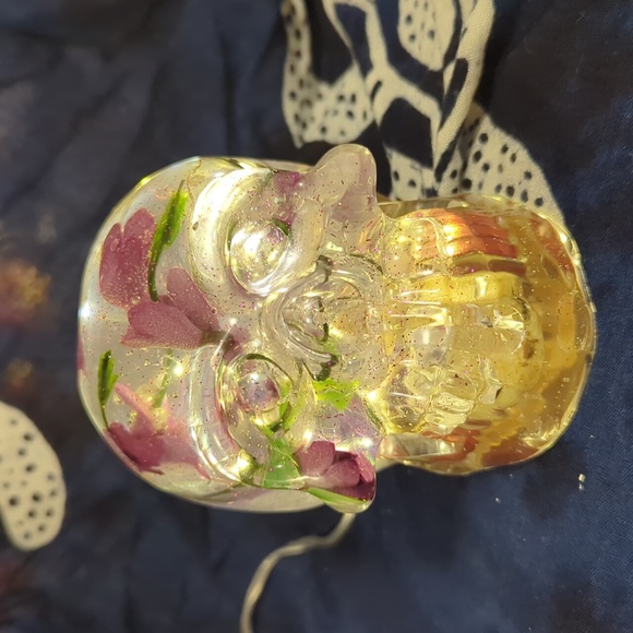 Light up skull - Picture 1 of 4